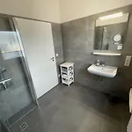 G1 Eingezaeuntes Haus Mit Kamin In Eckwarderhoerne By Interhome *