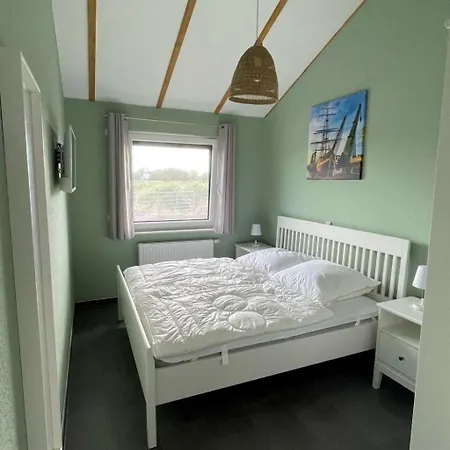 Casa vacanze G1 Eingezaeuntes Haus Mit Kamin In Eckwarderhoerne By Interhome