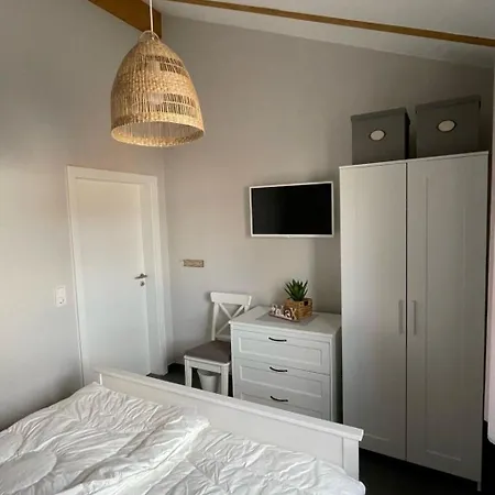 G1 Eingezaeuntes Haus Mit Kamin In Eckwarderhoerne By Interhome