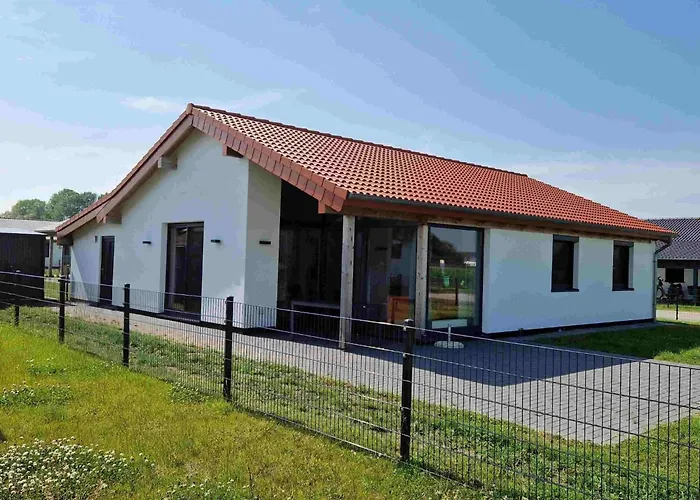 G1 Eingezaeuntes Haus Mit Kamin In Eckwarderhoerne By Interhome *