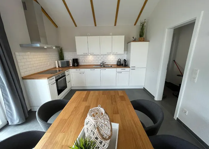 G1 Eingezaeuntes Haus Mit Kamin In Eckwarderhoerne By Interhome Grosswurden