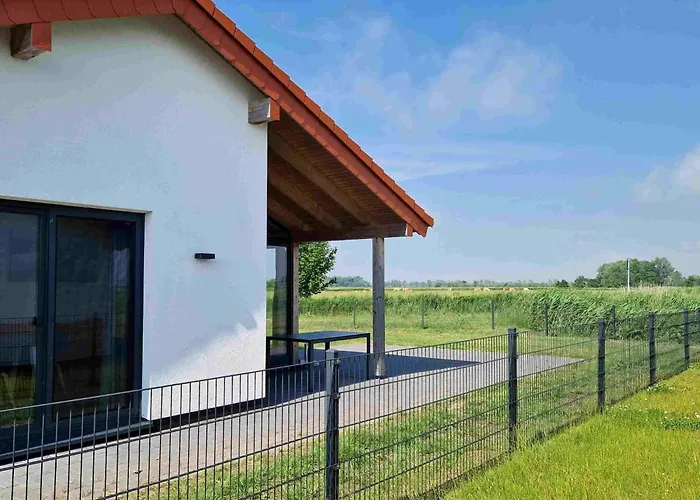 G1 Eingezaeuntes Haus Mit Kamin In Eckwarderhoerne By Interhome